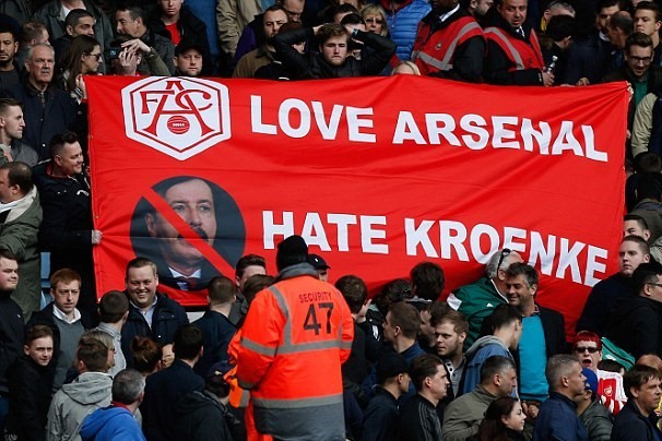 FOOTBALL FRIDAY: Elitis dalam Bola Sepak dan #KroenkeOut
